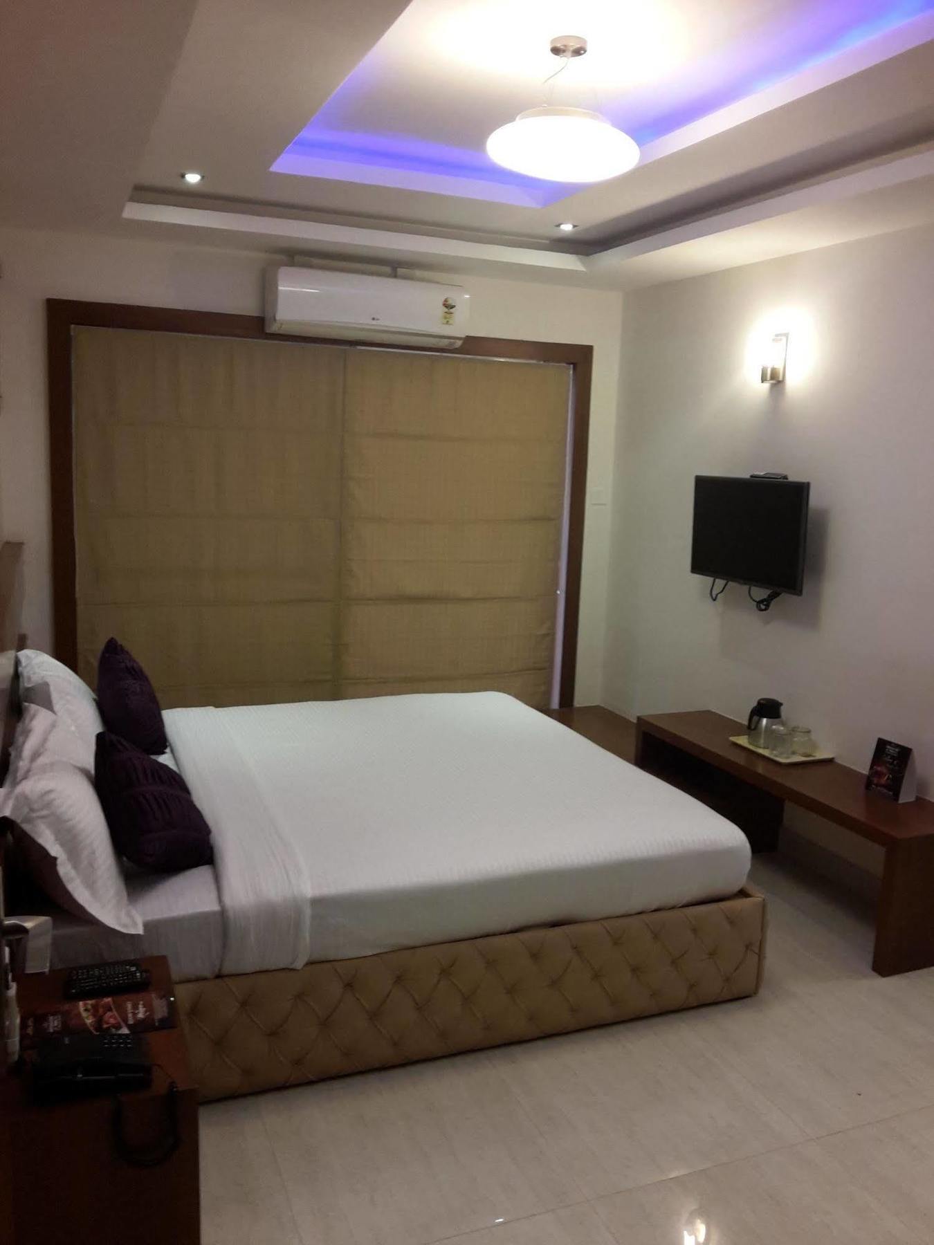 Icon Suites By Bhagini Bangalore Eksteriør billede