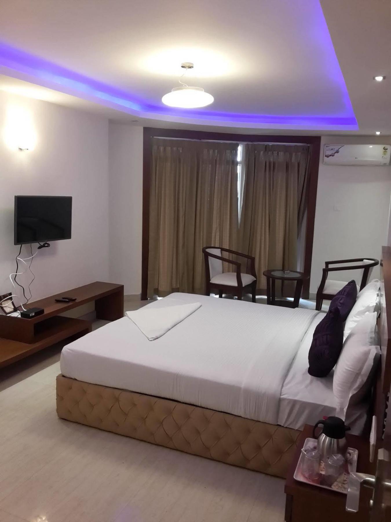 Icon Suites By Bhagini Bangalore Eksteriør billede
